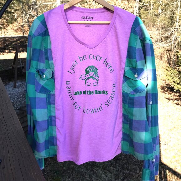 Upcycled Tee, Flannel Sleeves, Size M-L: Lake of the Ozarks Boating Graphic Top - Picture 7 of 8